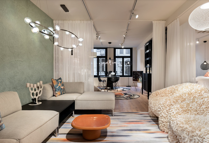 Retail design by Studio Königshausen. The Moooi brand transitioned its location from Westerstraat to Utrechtsestraat in a renewed retail experience that focusses on consumer in stead of business to business clients. 